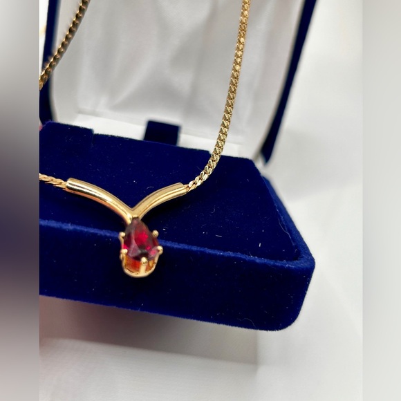 Vintage Burgundy Garnet Gemstone Gold Necklace January Birthstone - Picture 5 of 13